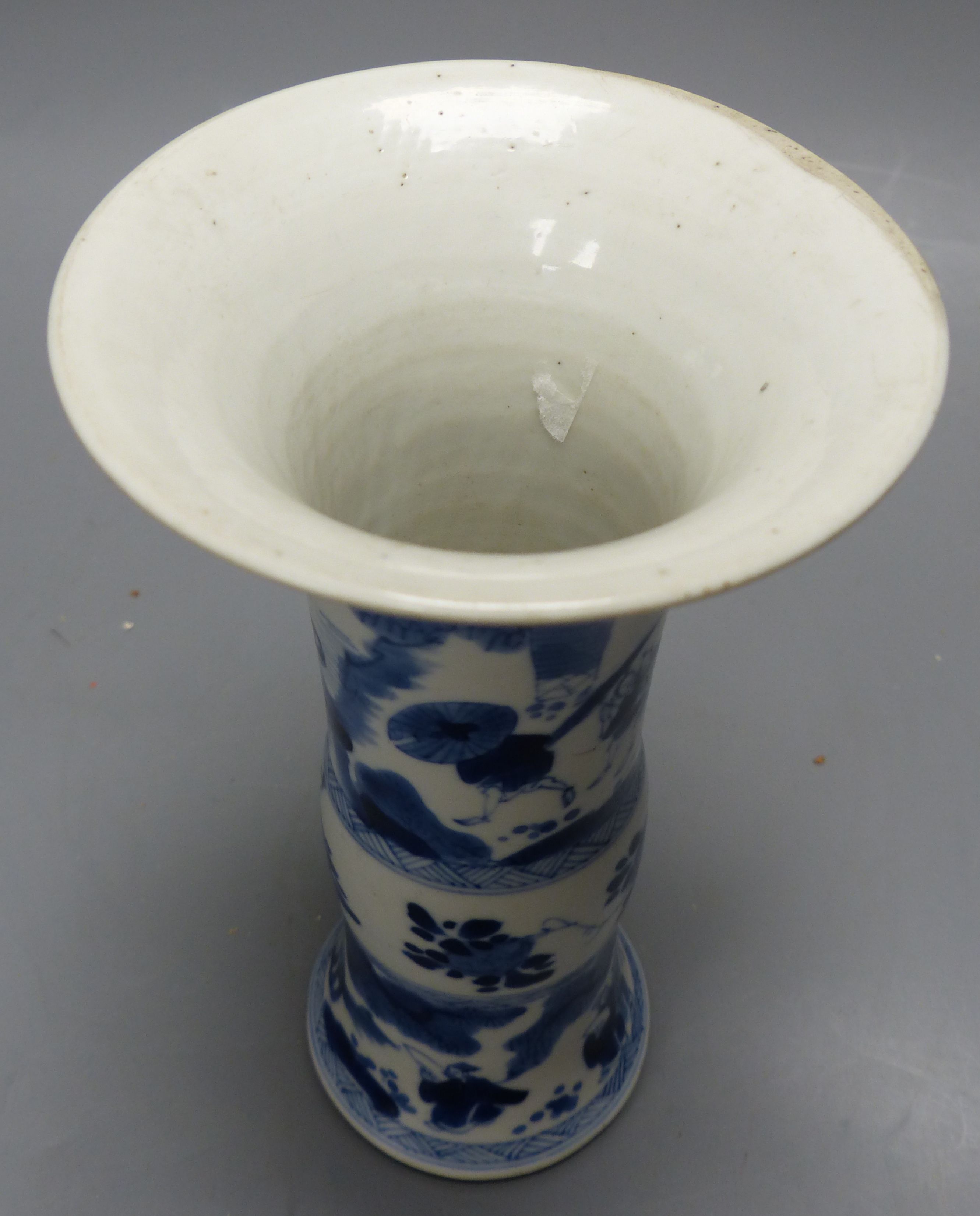 A Chinese blue and white beaker vase, Kangxi period, height 20cm